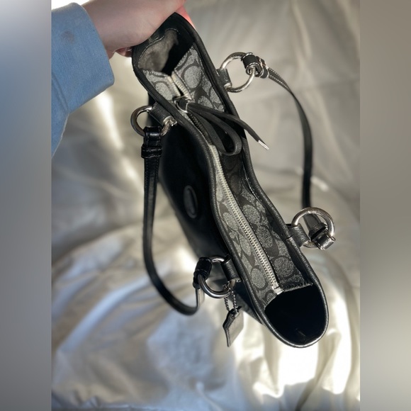 Coach Tote Zip Bag - Picture 2 of 4